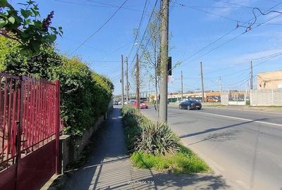 Casă cu 3 camere cu Teren 400 Mp în Central - 1