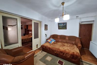 Casă cu 6 camere cu Teren 1000 Mp în Frumușani - 2