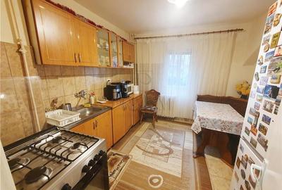 GIROCULUI - 3 CAM - DECOMANDAT  - 2BAI - SPATIOS - BLOC ANVELOPAT - ZONA LINISTI - 4