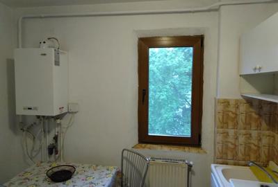 Apartament cu 3 camere semidecomandat în Central - 2