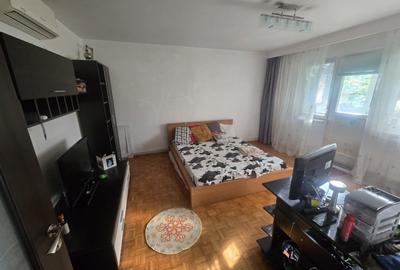 Apartament cu 3 camere decomandat în Exercițiu - 6