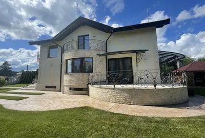 Casă cu Teren 1042 Mp în Cornu - 1