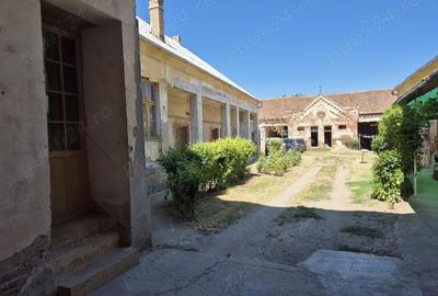 Casă cu 5 camere în Zăbrani - 3