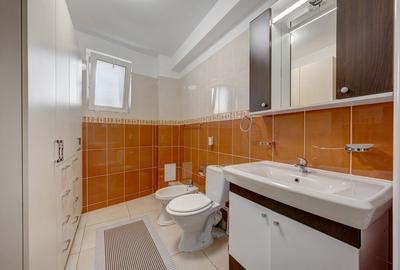 SI CASA SI AFACERE totul sub același acoperiș in Sector 5/Sălaj - LIDL - 52
