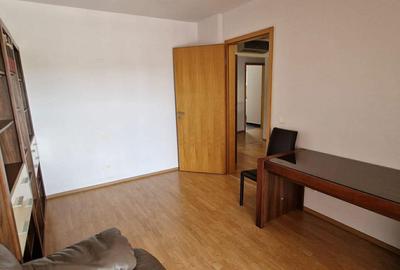 Apartament cu 3 camere decomandat în Chitila - 3