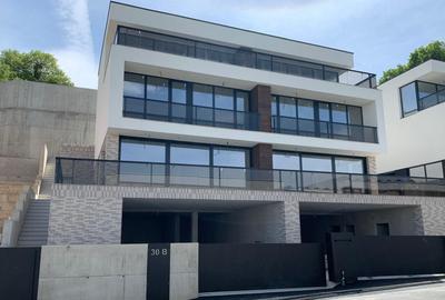 Duplex cu 4 camere cu Canalizare în Europa - 1