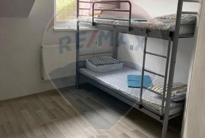 Casă cu 4 camere cu Teren 300 Mp în Central - 1