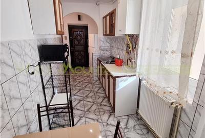 Garsoniera spatioasa de inchiriat str. De Mijloc - 16