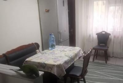 Apartament cu 3 camere decomandate Zona Cuza Voda 2 - 1