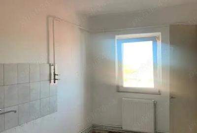 Vand apartament , 2 camere , semidecomandat , Micro 5 , Cornet - 3