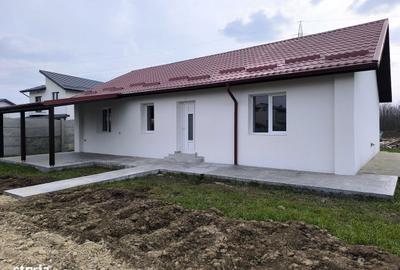 Casă cu 3 camere în Joița