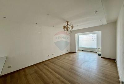 Spațiu comercial, de 100 mp, în Central - 5