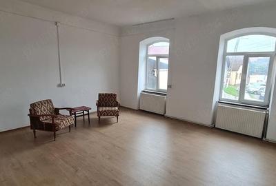 Casă cu 2 camere cu Teren 1263 Mp în Central - 4