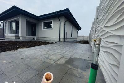 Casă cu 3 camere cu Teren 375 Mp în Berceni