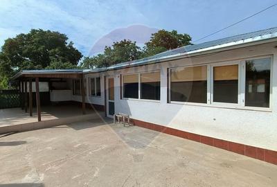 Casă cu 3 camere cu Canalizare în Nord-Est - 2