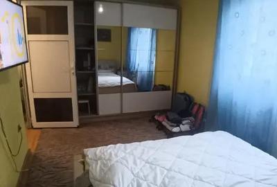 Apartament cu 3 camere decomandat în Traian - 3