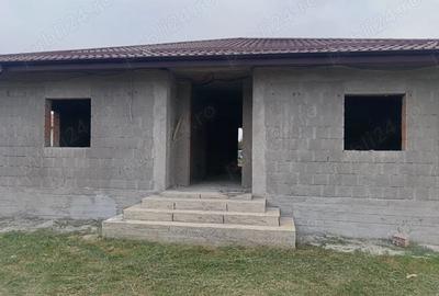 Casă cu Teren 1700 Mp în Buturugeni - 2