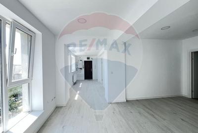 Birou, de 102 mp, în Lizeanu - 3