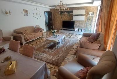 Casă individuală cu 7 camere cu Canalizare în Fundeni - 16