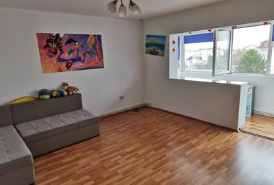 Sagului - Ap de 3 cam - Su:72mp - Centrala proprie - Garaj