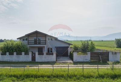 Casă individuală cu 4 camere în Lunca Calnicului
