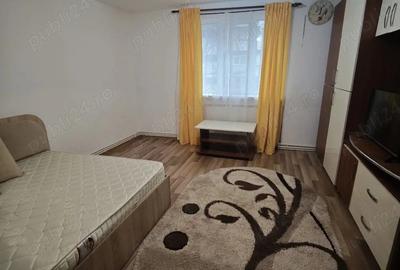 Garsonieră decomandată în Central - 2