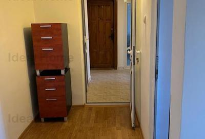 Husi. Centru. 3 camere. Etaj 3 din 4 - 1