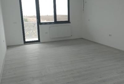 Vând apartament cu 3 camere bloc nou Ovidiu Vând apartament cu 3 camere bloc nou Ovidiu - 3
