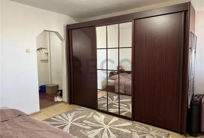 Garsonieră semidecomandată în Decebal - 2