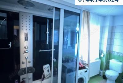 Casă cu 5 camere cu Teren 6338 Mp în Central - 1