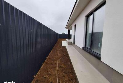 Casă cu 4 camere cu Teren 580 Mp în Oșorhei - 1