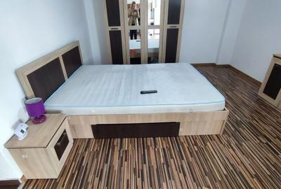 Garsonieră decomandată în Tractorul