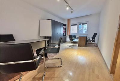 Spațiu comercial, de 74 mp, în Centrul Civic - 2