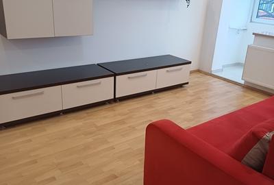 Apartament decomandat în Alexandru Obregia