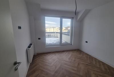 Penthouse de 3 camere zona Tractorul - 7