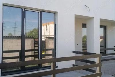 Casă cu 4 camere în Central - 1
