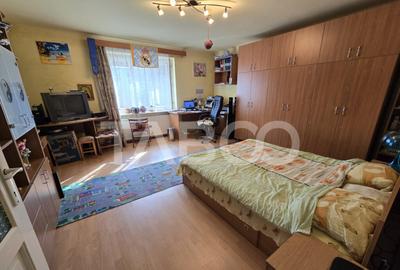 Casă cu 6 camere cu Canalizare în Sub Arini - 17