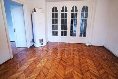Apartament cu 4 camere circular în Central