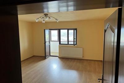 Apartament cu 2 camere decomandat în Sud-Vest