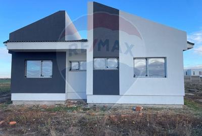 Casa / Vila cu 3 camere de vanzare - 7