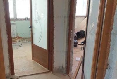 Apartament cu 3 camere semidecomandat în Viziru 1 - 2