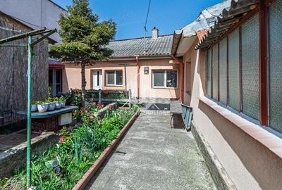 Casă cu 5 camere cu Teren 257 Mp în Trocadero - 3