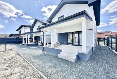 Duplex cu 4 camere cu Canalizare în Moșnița Veche