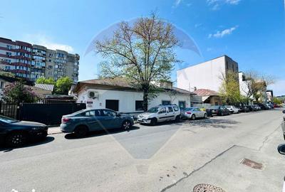 Casă cu 4 camere cu Teren 178 Mp în 13 Septembrie - 2