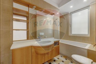 Apartament cu 4 camere decomandat în Central - 8