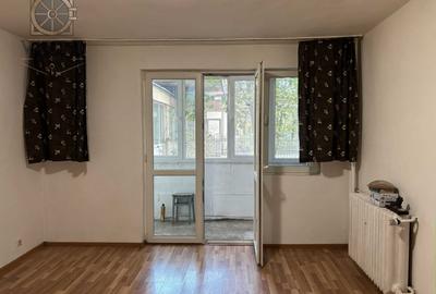 Garsoniera - LANGA METROU - Costin Georgian - 3