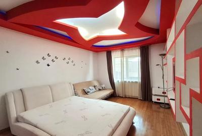 Casă individuală cu 8 camere cu Canalizare în Voluntari - 2