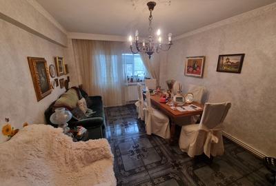 Apartament cu 4 camere decomandat, mobilat în Faleza Nord
