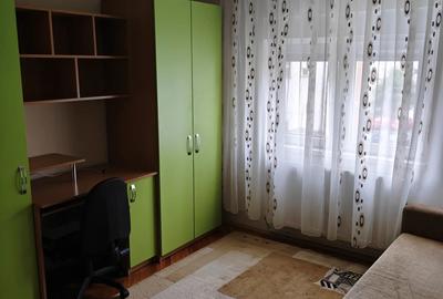 Inchiriez apartament 3 camere - 1