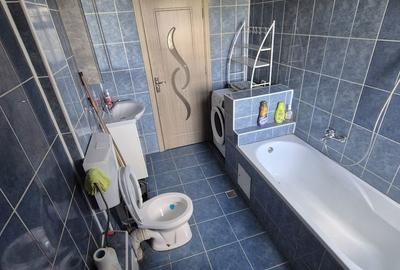 Apartament cu 3 camere în Decebal